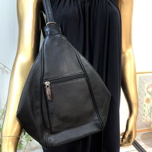 TIGNANELLO Leather Sling Shoulder Bag - Picture 9 of 9